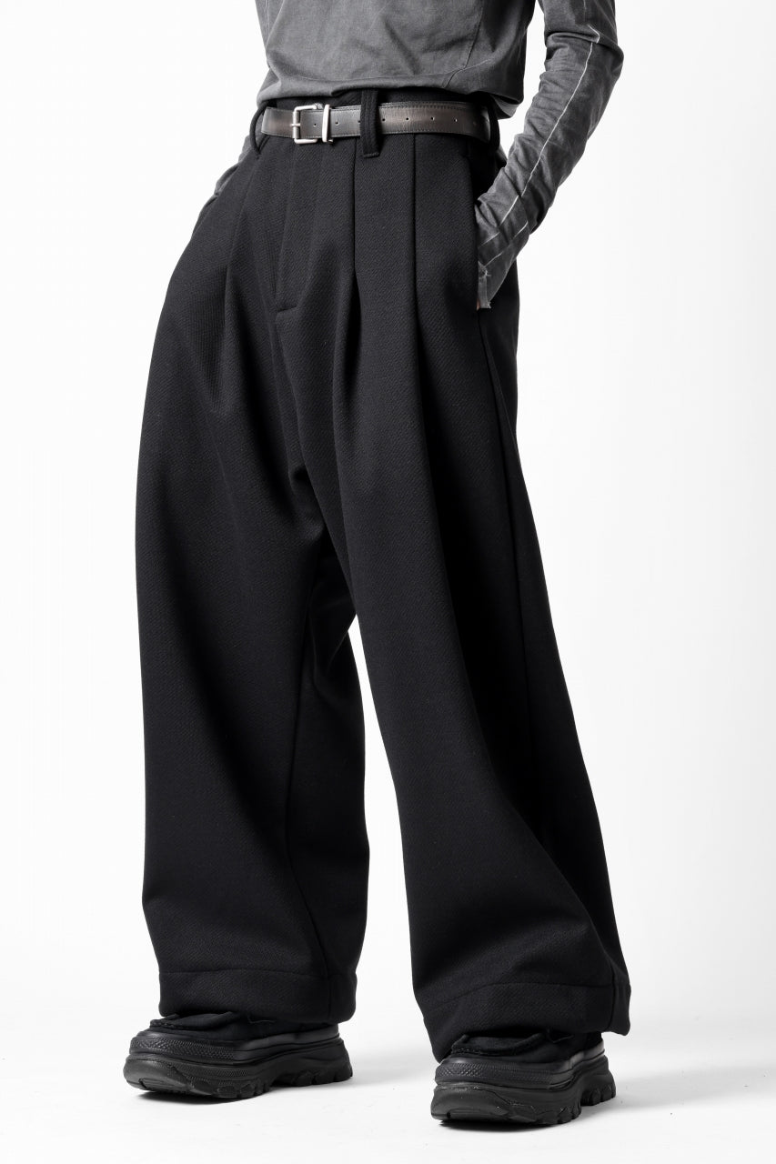 A.F ARTEFACT TUCK WIDE TROUSERS / KNITTED WOOLY TWILL (BLACK)