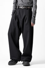 画像をギャラリービューアに読み込む, A.F ARTEFACT TUCK WIDE TROUSERS / KNITTED WOOLY TWILL (BLACK)