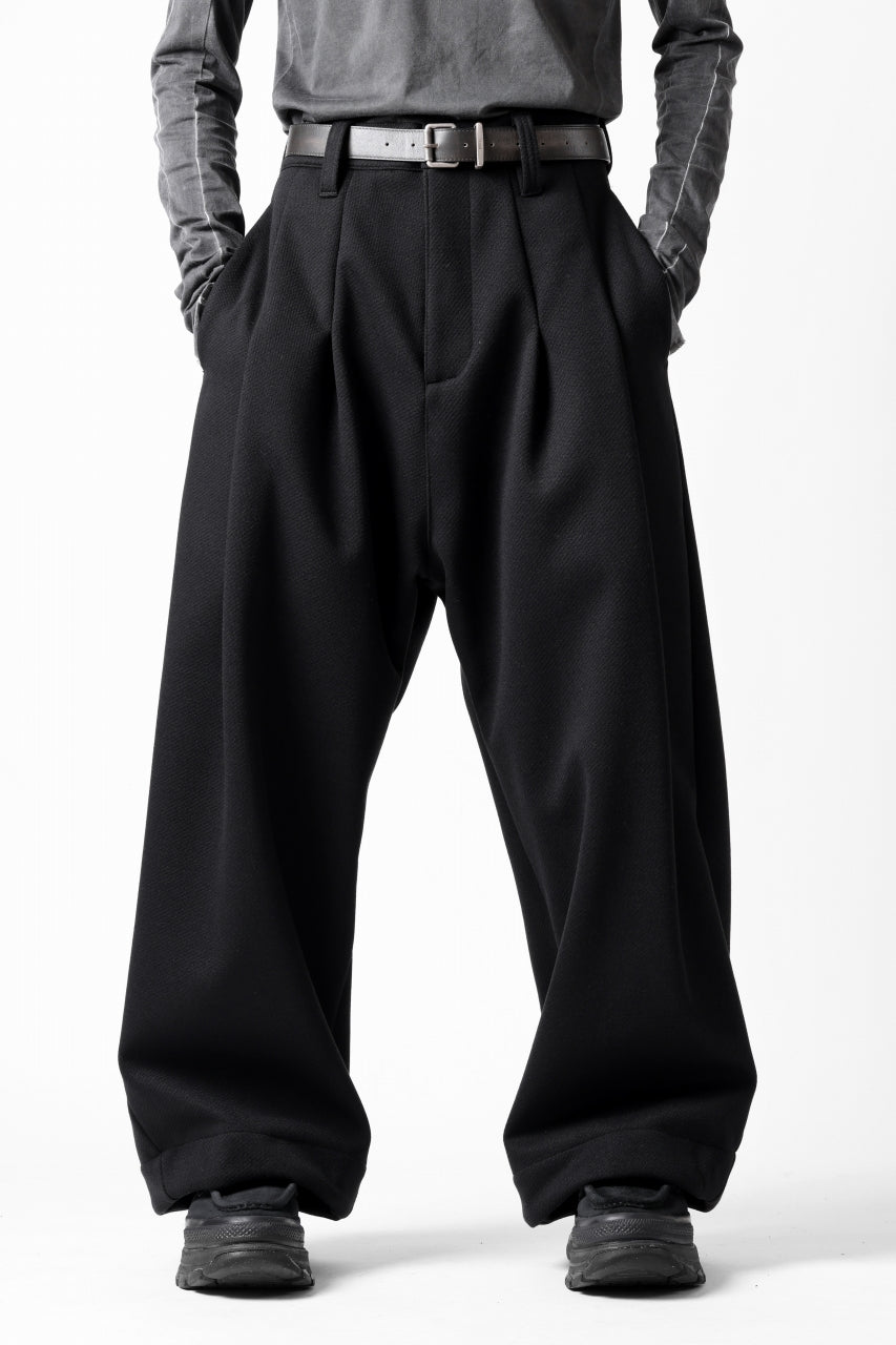 A.F ARTEFACT TUCK WIDE TROUSERS / KNITTED WOOLY TWILL (BLACK)