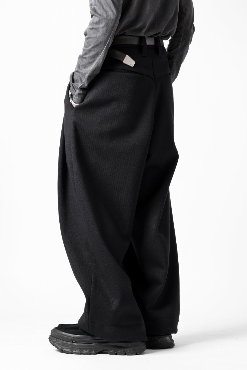 A.F ARTEFACT TUCK WIDE TROUSERS / KNITTED WOOLY TWILL (BLACK)