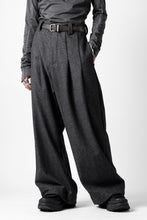 画像をギャラリービューアに読み込む, A.F ARTEFACT TUCK WIDE TROUSERS / HERRING BONE WOOL (D.GREY)