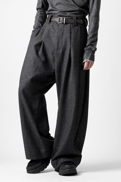 画像をギャラリービューアに読み込む, A.F ARTEFACT TUCK WIDE TROUSERS / HERRING BONE WOOL (D.GREY)