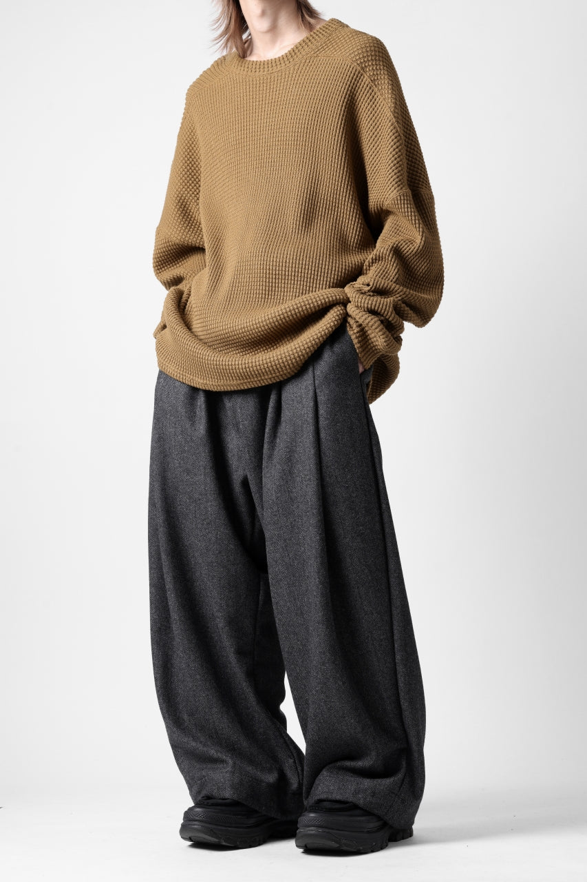 A.F ARTEFACT TUCK WIDE TROUSERS / HERRING BONE WOOL (D.GREY)