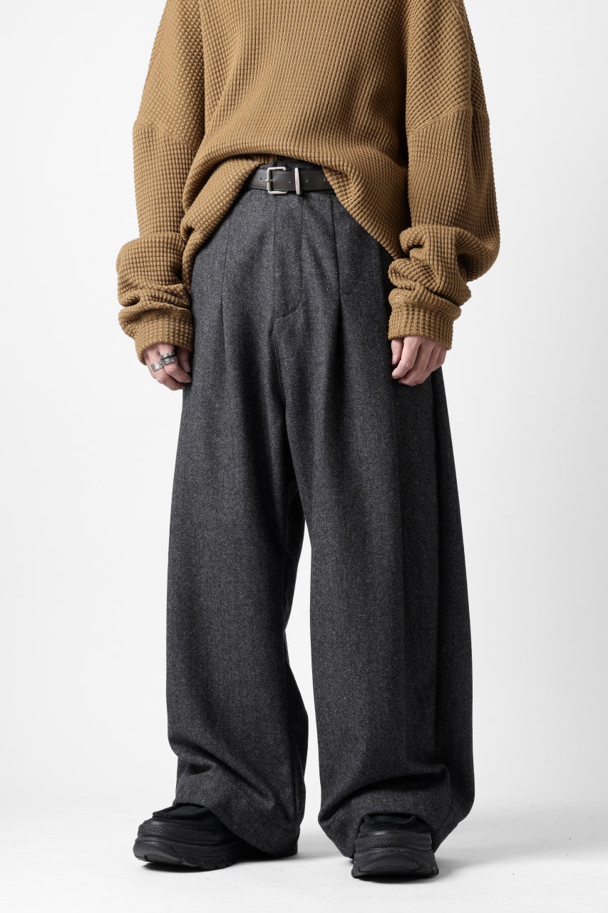 画像をギャラリービューアに読み込む, A.F ARTEFACT TUCK WIDE TROUSERS / HERRING BONE WOOL (D.GREY)