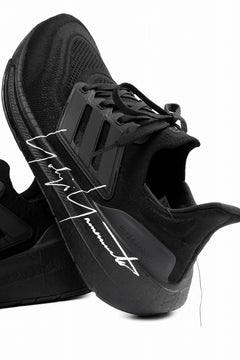 Load image into Gallery viewer, Y-3 Yohji Yamamoto ULTRABOOST LIGHT  (BLACK x WHITE)