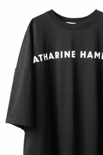 Load image into Gallery viewer, KATHARINE HAMNETT OVER SIZED FRONT LOGO TEE (BLACK)