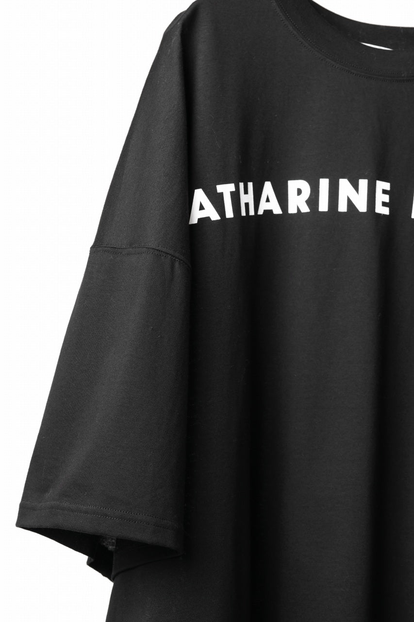 Load image into Gallery viewer, KATHARINE HAMNETT OVER SIZED FRONT LOGO TEE (BLACK)