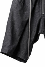 画像をギャラリービューアに読み込む, A.F ARTEFACT ZIP FOLDING TUCK SHORTS / PAISLEY JACQUARD (BLACK)