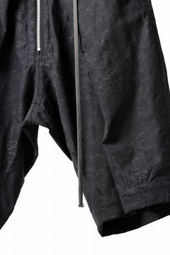 画像をギャラリービューアに読み込む, A.F ARTEFACT ZIP FOLDING TUCK SHORTS / PAISLEY JACQUARD (BLACK)