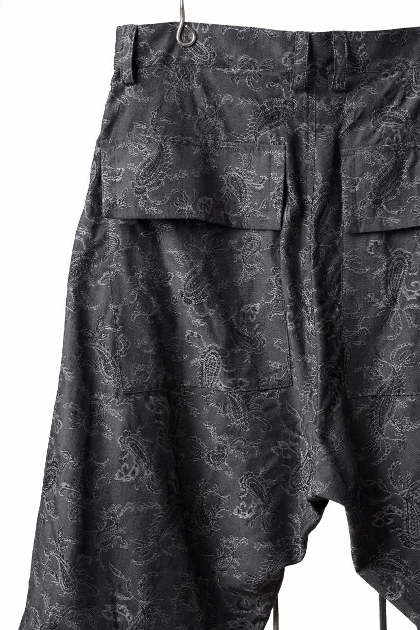 Load image into Gallery viewer, A.F ARTEFACT ZIP FOLDING TUCK SHORTS / PAISLEY PATTERN (D.GREY)