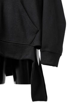 Load image into Gallery viewer, A.F ARTEFACT ASYMMETRY LOOP HEM TOP / COPE KNIT JERSEY (BLACK)