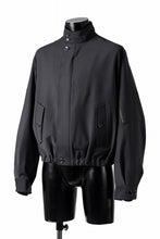 画像をギャラリービューアに読み込む, th products Harrington Jacket / 2 way stretch w/p tropical (black)