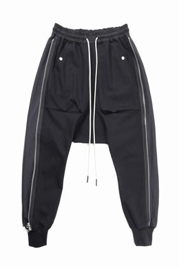 A.F ARTEFACT SIDE ZIP SARROUEL TRACK PANTS (BLACK)