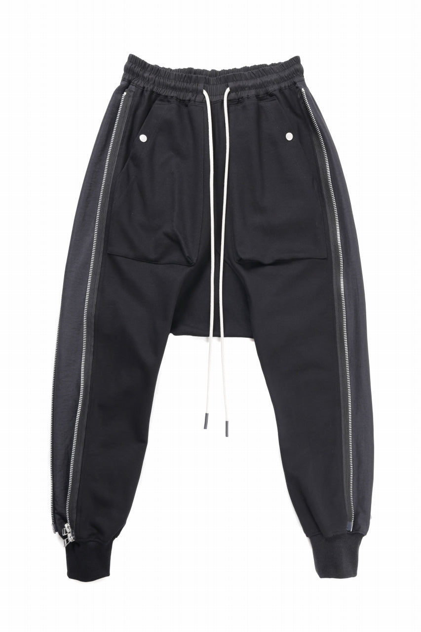 A.F ARTEFACT SIDE ZIP SARROUEL TRACK PANTS (BLACK)
