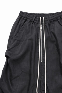 画像をギャラリービューアに読み込む, A.F ARTEFACT TUCK SHORTS / HERRINGBONE LINEN (BLACK)