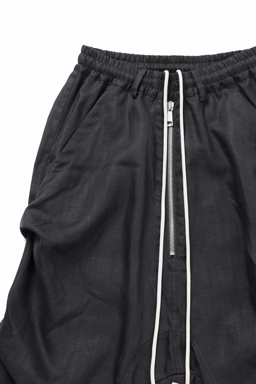 画像をギャラリービューアに読み込む, A.F ARTEFACT TUCK SHORTS / HERRINGBONE LINEN (BLACK)