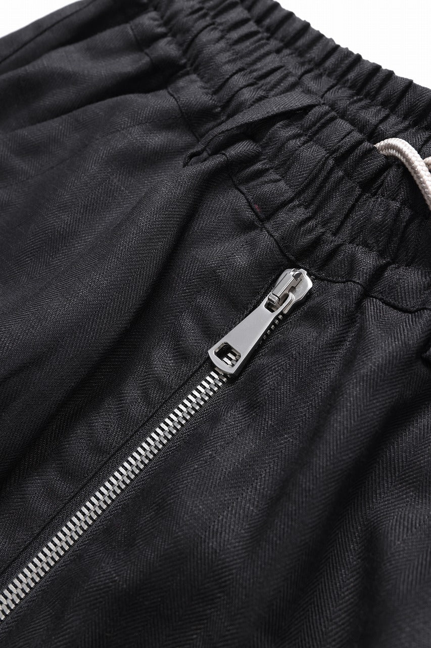 画像をギャラリービューアに読み込む, A.F ARTEFACT TUCK SHORTS / HERRINGBONE LINEN (BLACK)