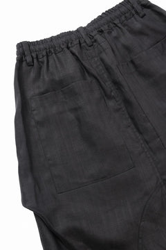 画像をギャラリービューアに読み込む, A.F ARTEFACT TUCK SHORTS / HERRINGBONE LINEN (BLACK)