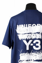 画像をギャラリービューアに読み込む, Y-3 Yohji Yamamoto GRAPHIC SHORT SLEEVE TEE (DARK BLUE)