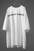 Load image into Gallery viewer, KATHARINE HAMNETT OVER SIZED FRONT LOGO TEE (WHITE)