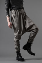 Load image into Gallery viewer, m.a+ elastic waist low crotch 2 pocket pants / P571/MJP1 (CARBON)