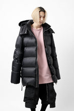 Load image into Gallery viewer, A.F ARTEFACT exclusive DUVET VERTICAL DOWN JACKET (BLACK)