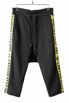 画像をギャラリービューアに読み込む, beauty : beast ”KEEP OUT” SARROUEL CROPPED TRACK PANTS (BLACK x YELLOW)