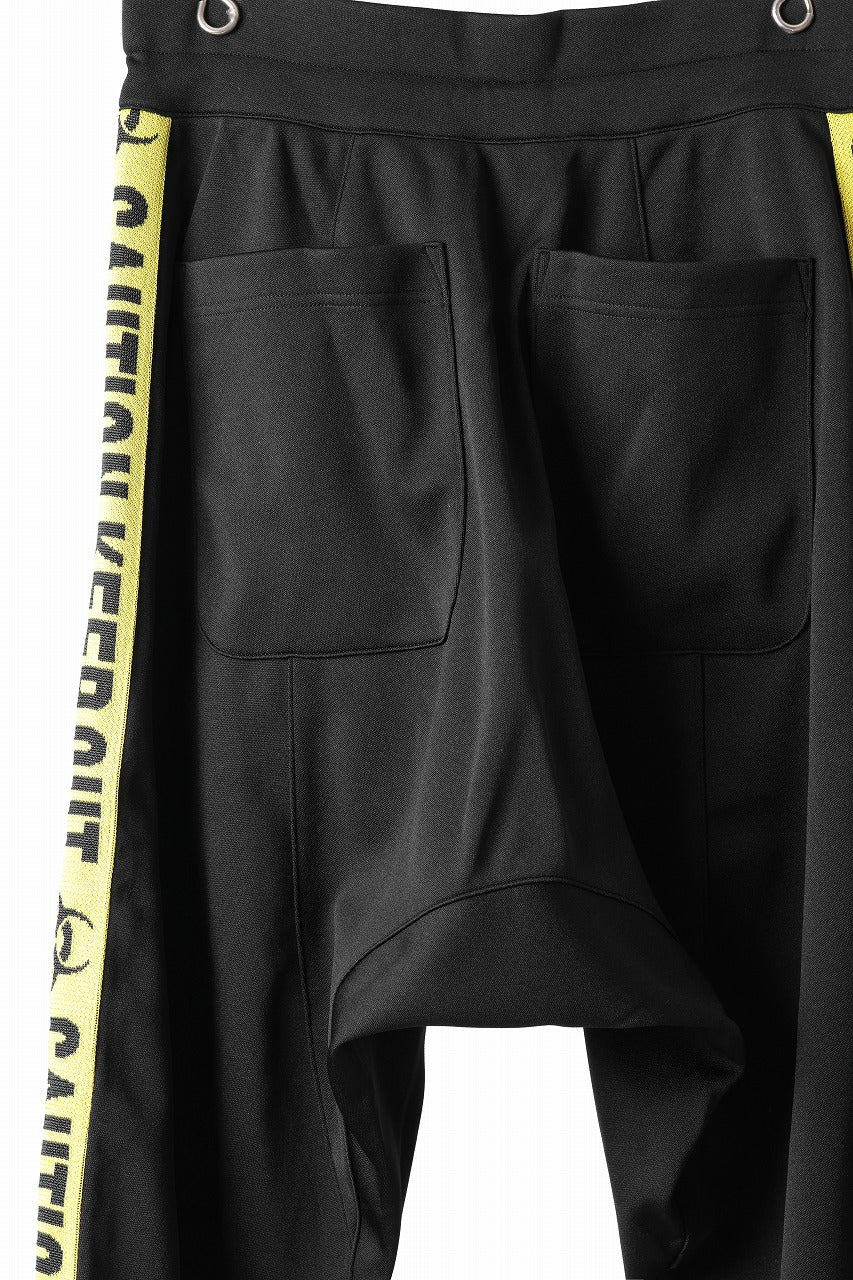 beauty : beast ”KEEP OUT” SARROUEL CROPPED TRACK PANTS (BLACK x YELLOW)