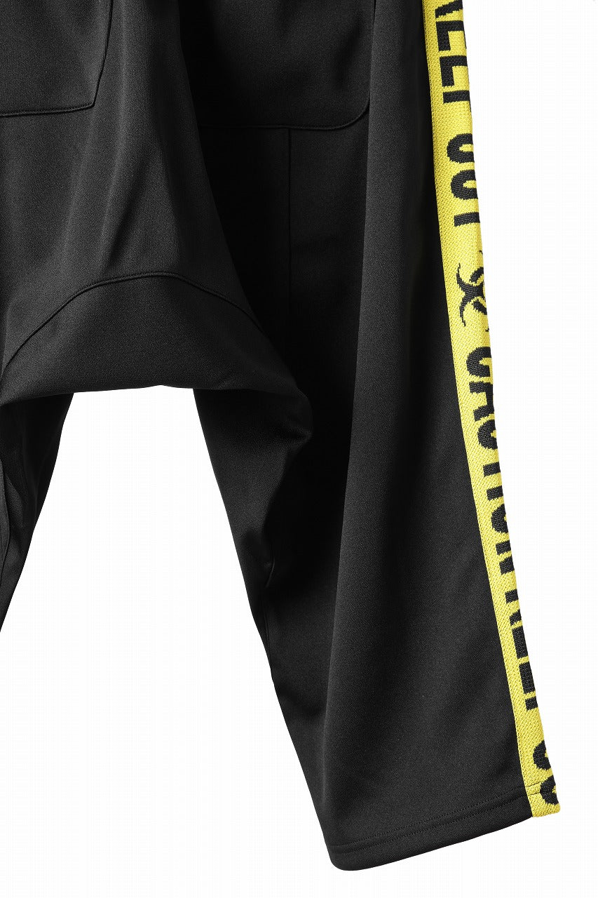 beauty : beast ”KEEP OUT” SARROUEL CROPPED TRACK PANTS (BLACK x YELLOW)