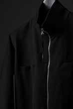 画像をギャラリービューアに読み込む, m.a+ zipped tall collar shirt jacket / H252DZ/CCE (BLACK)