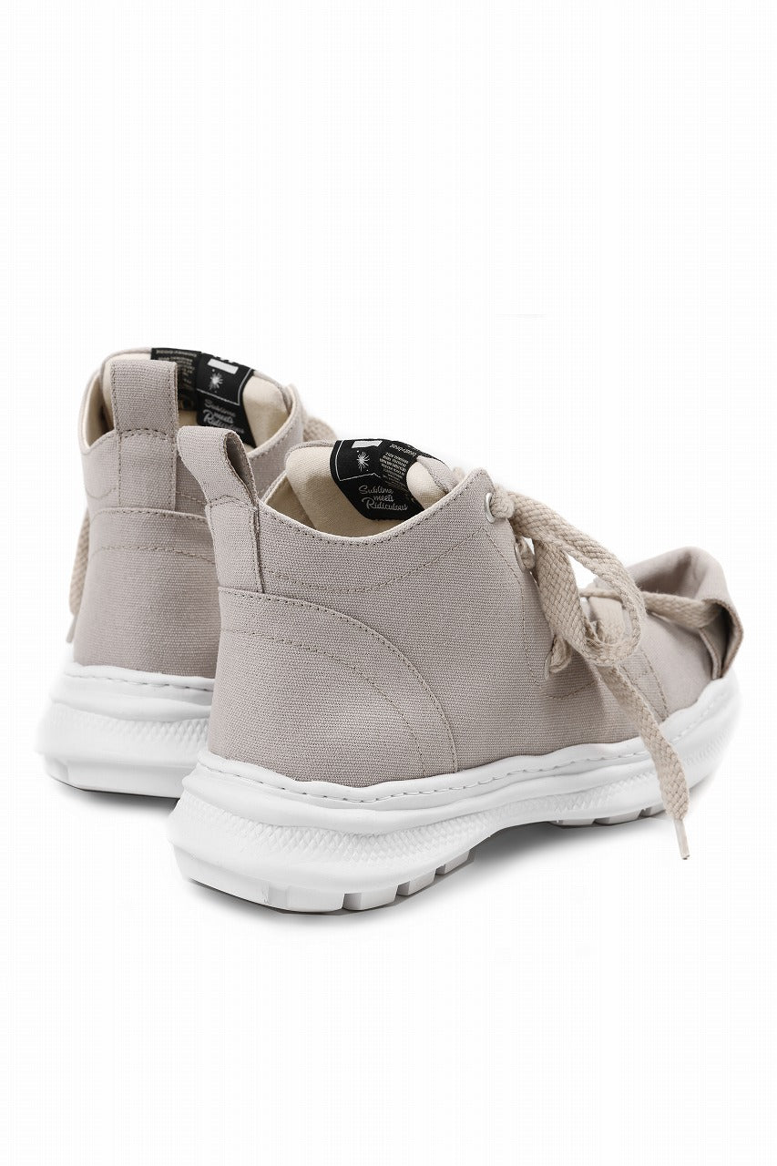 Load image into Gallery viewer, beauty : beast ROLL-TONGUE STAINNING SHOES feat. Maison MIHARA YASUHIRO (BEIGE x BEIGE)