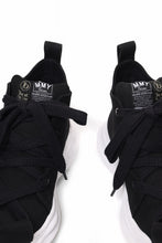 Load image into Gallery viewer, beauty : beast ROLL-TONGUE STAINNING SHOES feat. Maison MIHARA YASUHIRO (BLACK x BLACK)