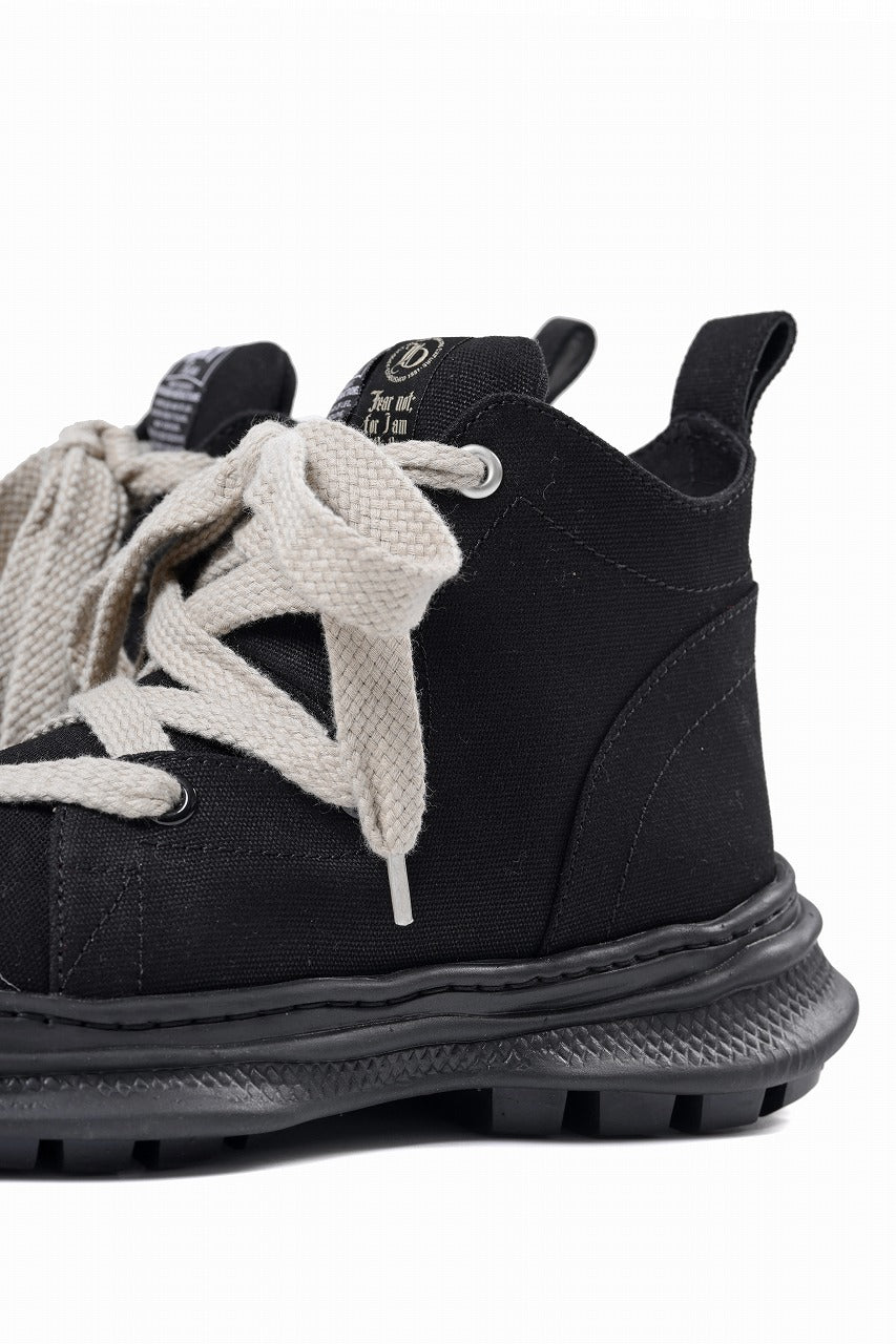 Load image into Gallery viewer, beauty : beast ROLL-TONGUE STAINNING SHOES feat. Maison MIHARA YASUHIRO (BLACK x BEIGE)