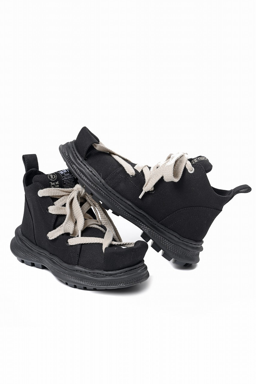 Load image into Gallery viewer, beauty : beast ROLL-TONGUE STAINNING SHOES feat. Maison MIHARA YASUHIRO (BLACK x BEIGE)