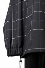 画像をギャラリービューアに読み込む, N/07 exclusive MOCK NECK PULLOVER / WINDOWPANE CHECK TR TWILL (BLACK)