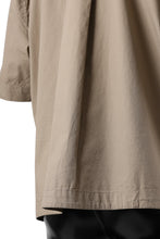 Load image into Gallery viewer, entire studios ZIP POCKET SHORT SLEEVE SHIRT (CAMEL)