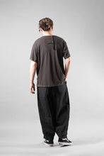 画像をギャラリービューアに読み込む, KLASICA "DEGREE 10" TORSION SEAM REGULAR FIT TEE / HIGH TWISTED COTTON DRY JERSEY (BROWN)