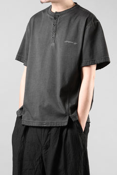 画像をギャラリービューアに読み込む, Professor.E HENLEY S/S TEE (COLD DYED GREY)