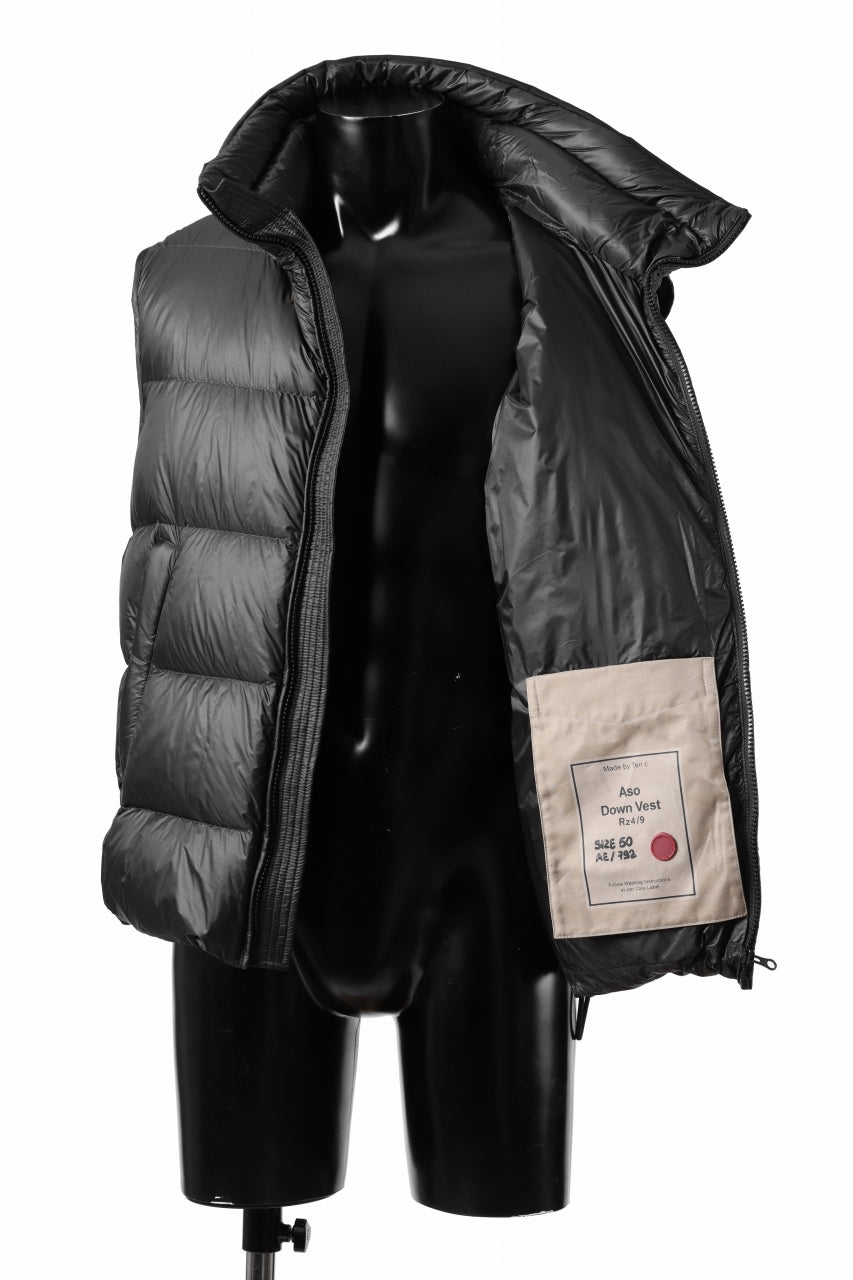 Load image into Gallery viewer, Ten c ASO DOWN VEST / PIECE DYED RIPSTOP 10 DEN + OJJ 11oz (BLACK)