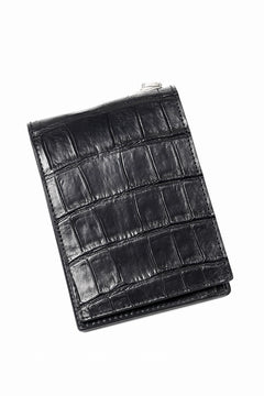 Load image into Gallery viewer, ISAMU KATAYAMA BACKLASH 2 FOLD WALLET / CROCODILE LEATHER (BLACK)