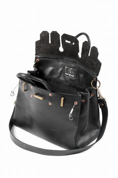 Load image into Gallery viewer, ierib exclusive 2way Bark Bag 35 / Horse Nubuck + Waxed Horse Butt Leather (BLACK)