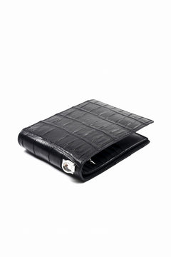 Load image into Gallery viewer, ISAMU KATAYAMA BACKLASH 2 FOLD WALLET / CROCODILE LEATHER (BLACK)