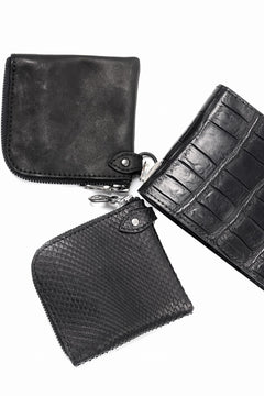 Load image into Gallery viewer, ISAMU KATAYAMA BACKLASH COIN PURSE / OBJECT DYED JP DOUBLE SHOULDER LEATHER (BLACK)