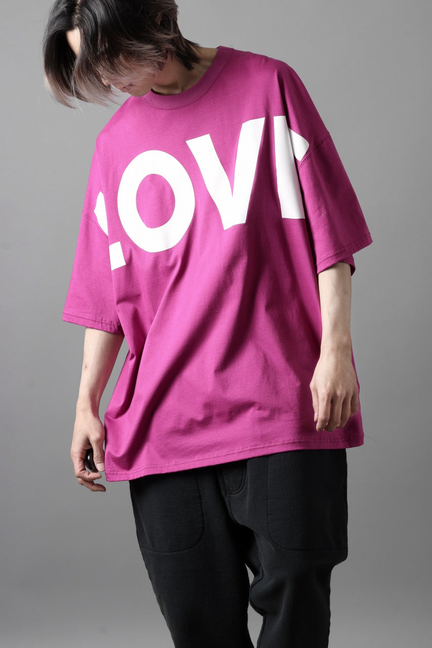 Load image into Gallery viewer, KATHARINE HAMNETT OVER SIZED TEE / LOVE (PINK)
