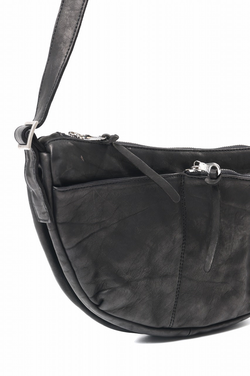 ISAMU KATAYAMA BACKLASH SHOULDER BAG / OBJECT DYED DOUBLE SHOULDER LEATHER (BLACK)