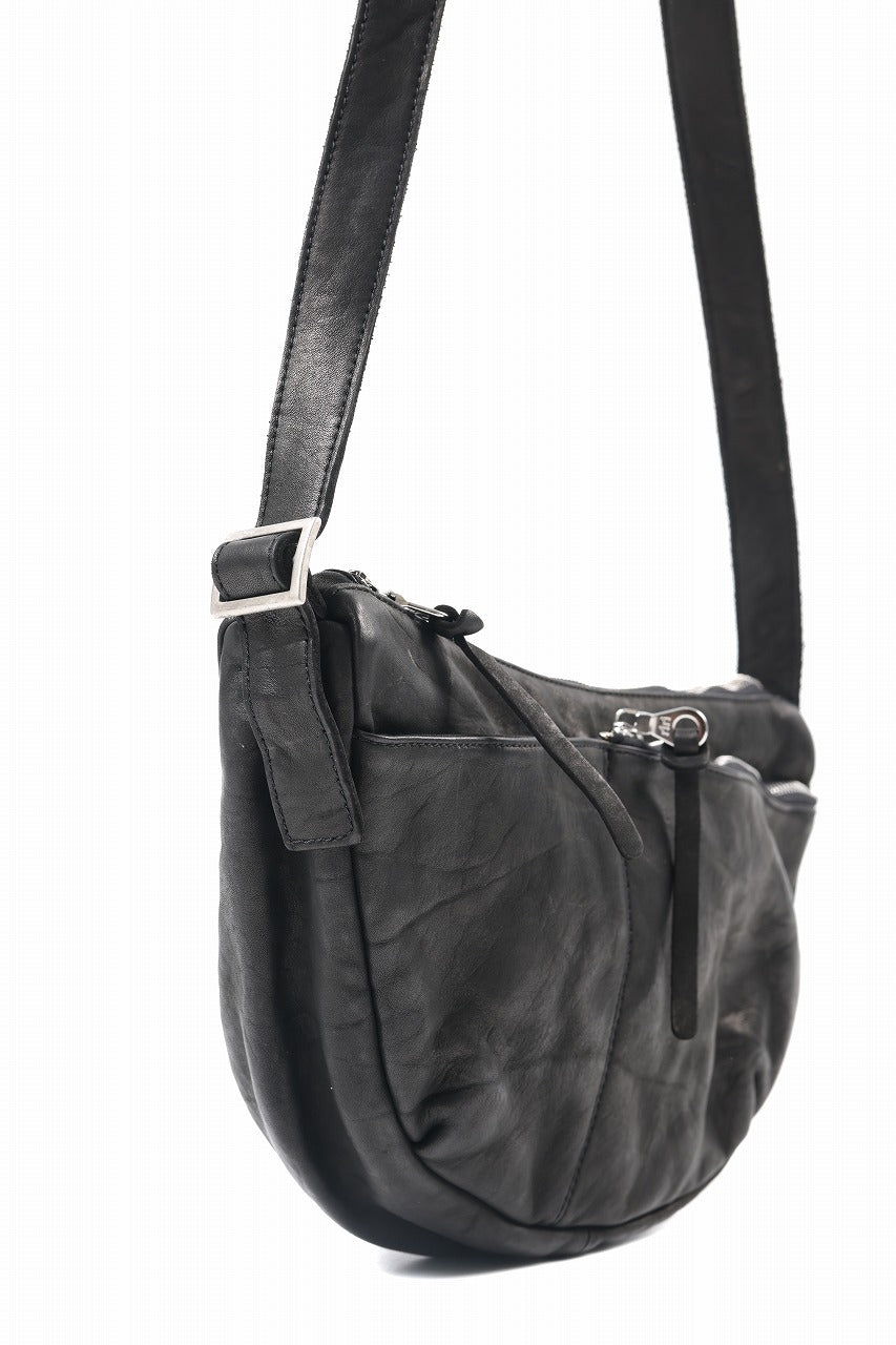 ISAMU KATAYAMA BACKLASH SHOULDER BAG / OBJECT DYED DOUBLE SHOULDER LEATHER (BLACK)