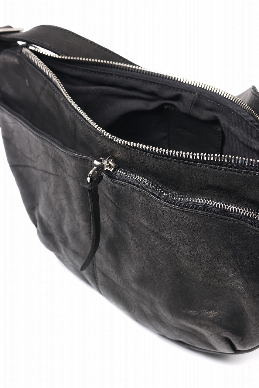 ISAMU KATAYAMA BACKLASH SHOULDER BAG / OBJECT DYED DOUBLE SHOULDER LEATHER (BLACK)