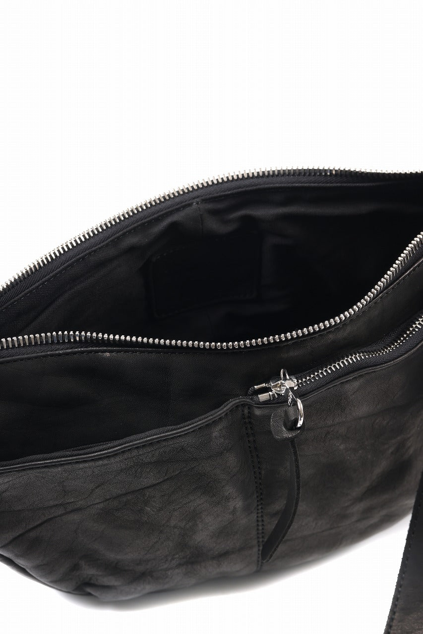 ISAMU KATAYAMA BACKLASH SHOULDER BAG / OBJECT DYED DOUBLE SHOULDER LEATHER (BLACK)