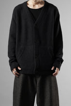 画像をギャラリービューアに読み込む, Ten c CARDIGAN / BRUSHED STRETCH WOOL (NERO)