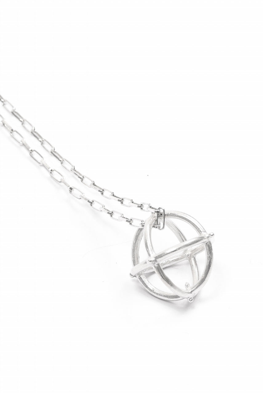 Load image into Gallery viewer, m.a+ medium + globe necklace with silver chain / AD31/AG (SILVER)